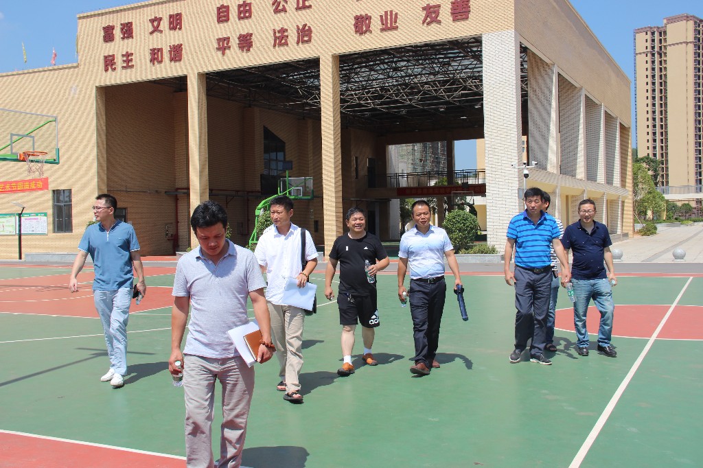 市教育局考察新邵县创市级“最美校园”建设(图1)