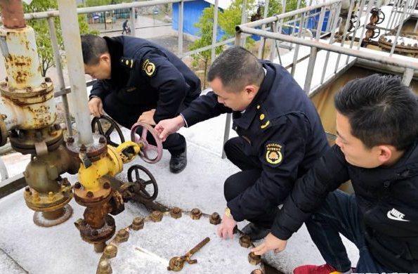 新邵开展燃气行业低温雨雪天气专项检查(图1)
