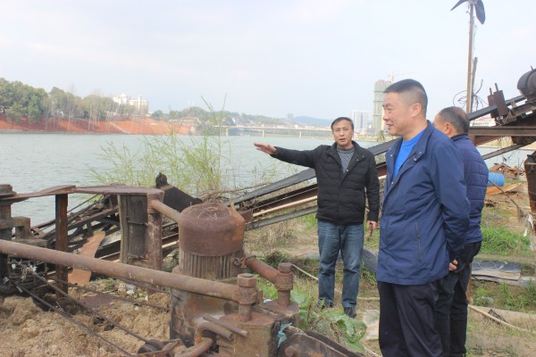 酿溪镇积极开展“河长制”工作督查(图1)