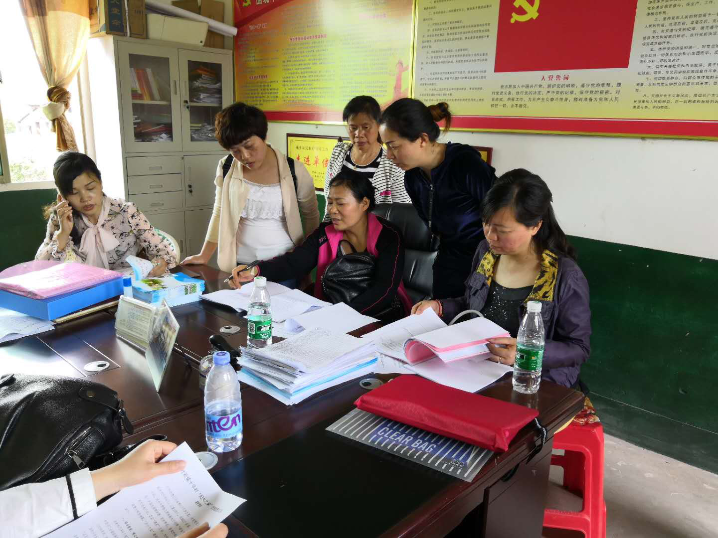 市妇联指导寸石镇十字村“妇女之家”创建(图1)