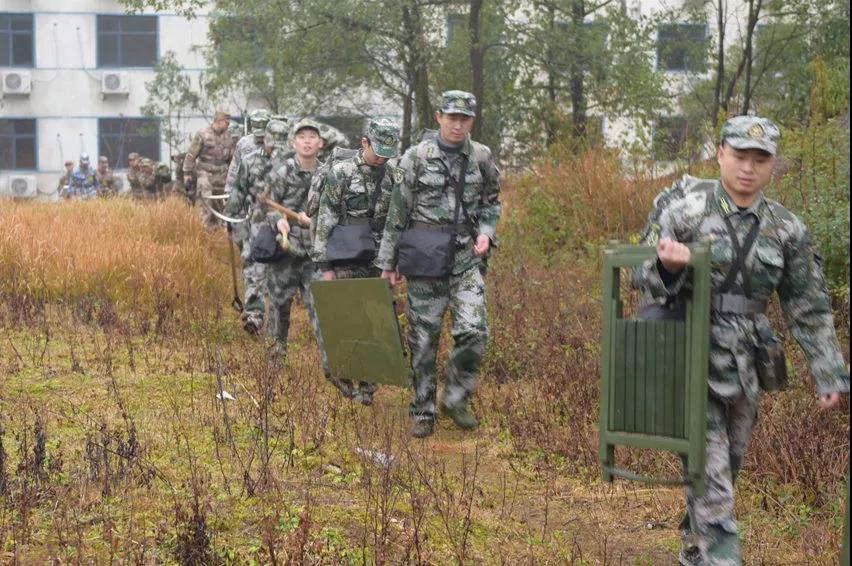 淬炼精兵，新邵县人武部新年开训(图1)