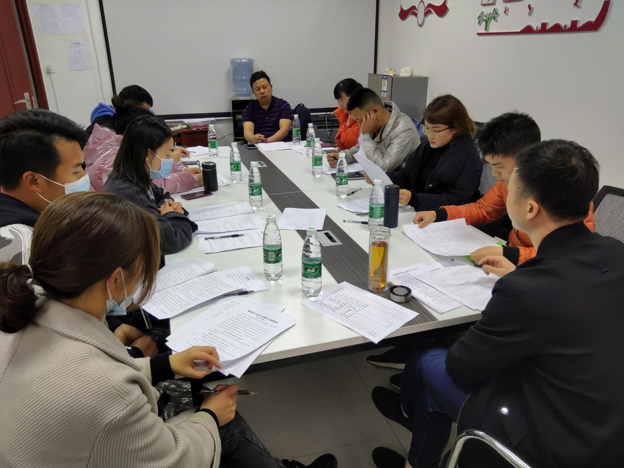 新邵县电子商务服务中心召开入驻企业交流会议(图1)
