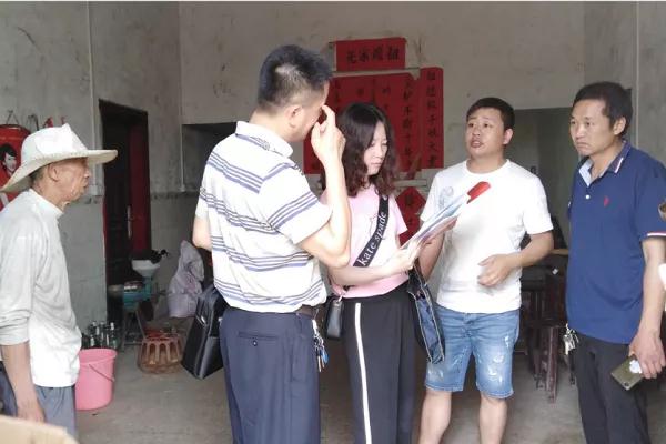 新邵 “全覆盖”入村督查护航脱贫攻坚(图3)
