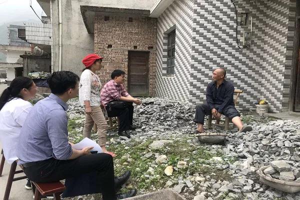 新邵 “全覆盖”入村督查护航脱贫攻坚(图2)