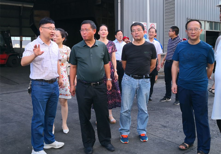 省项目中心领导为新邵县省级重点项目一线产业工人送清凉(图2)