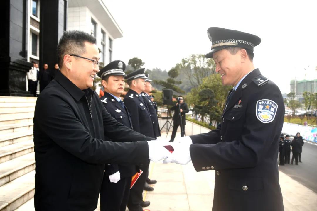 新邵县公安局举行第一个中国人民警察节暨“警营开放日”活动(图3)