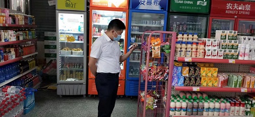 新邵县市监局开展校园食堂及周边食品安全检查(图1)