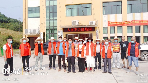 “敲门行动”筑牢“疫”线阵地  ------新邵县自然资源局全力投入抗“疫”一线(图1)