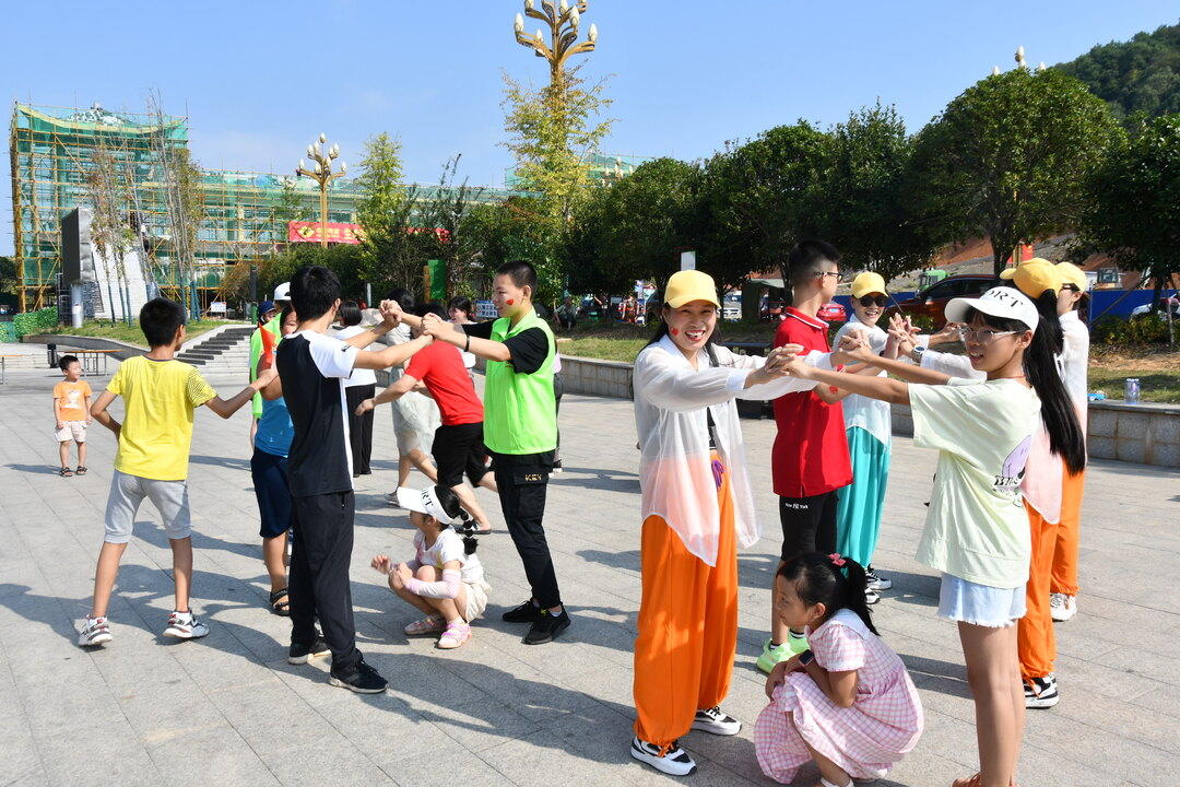 新邵县妇联家庭和谐促进会开展庆国庆团建活动(图2)