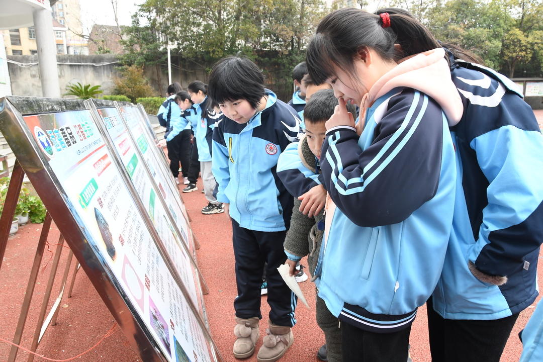 新邵公安精准化普法 助推小学生法治教育(图4)