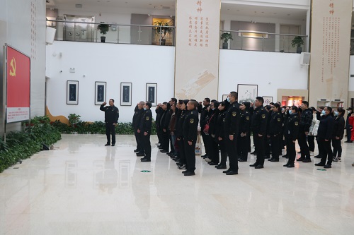 参观警示教育基地 筑牢反腐倡廉防线 ——新邵县市场监督管理局参观邵阳市廉政警示教育中心(图1)