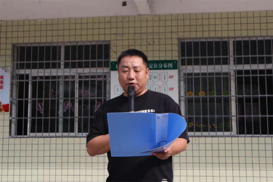 “鸣晓”实践团在新邵县朝阳完小开展暑期趣味运动会(图1)