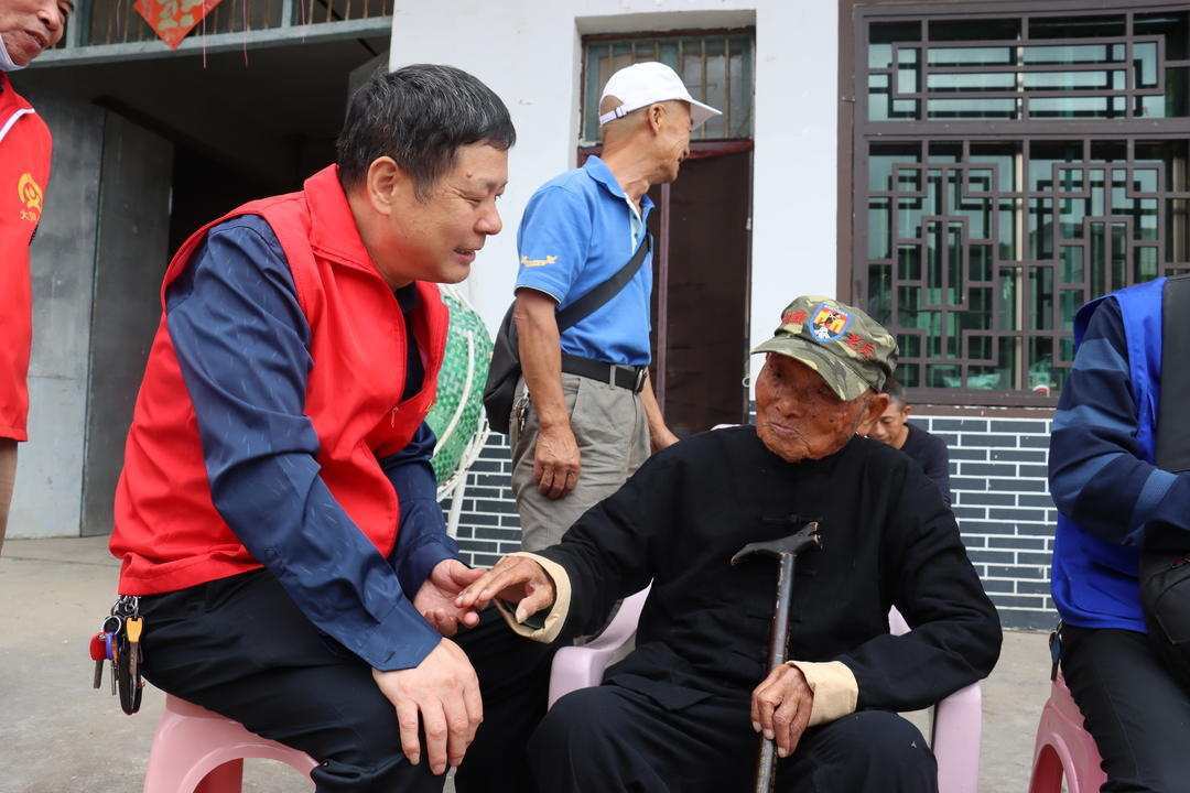 新邵抗战老兵喜过103岁生日(图2)