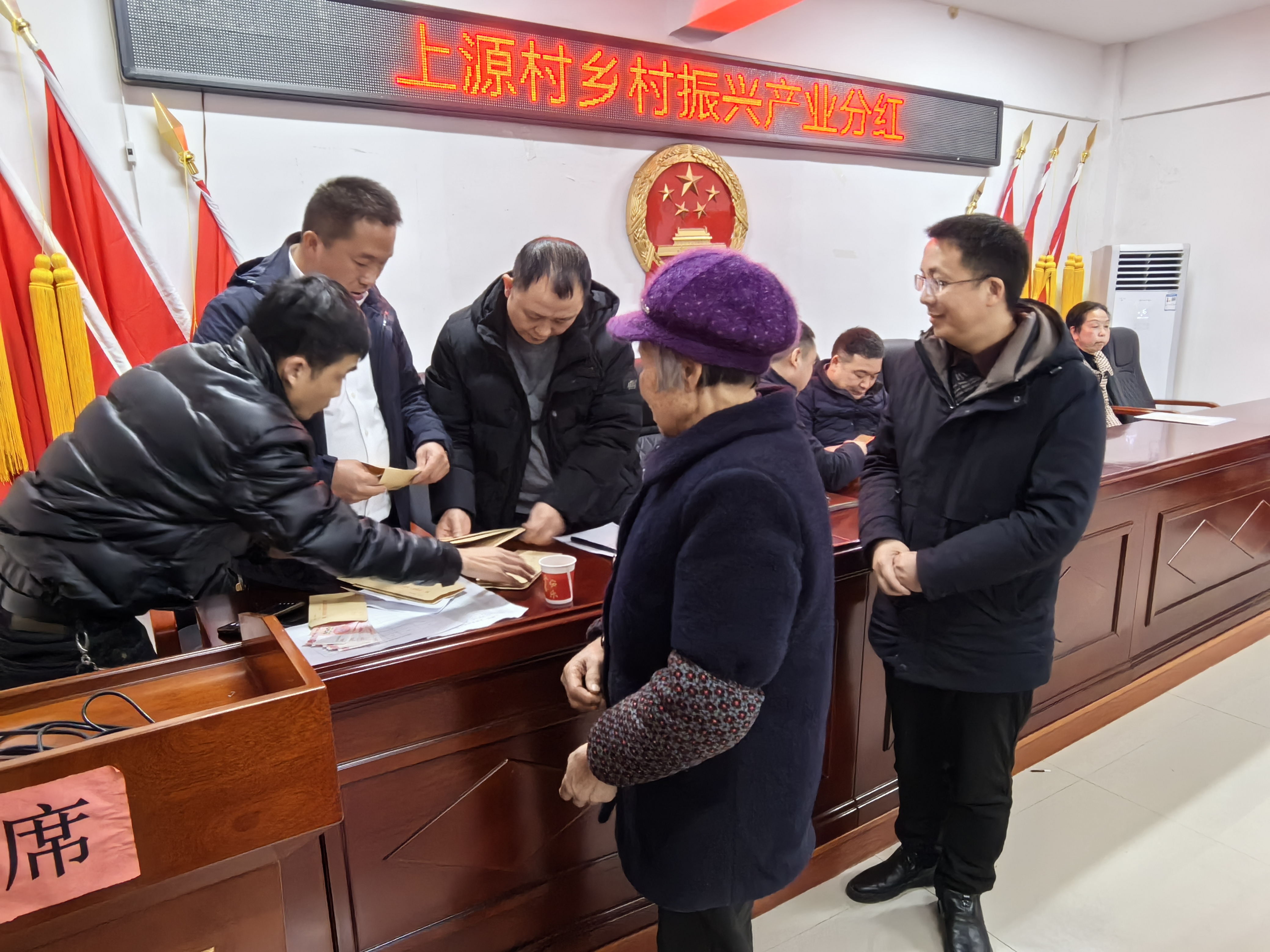 新邵：“稻蛙共养”产业旺 移民分红过大年(图1)