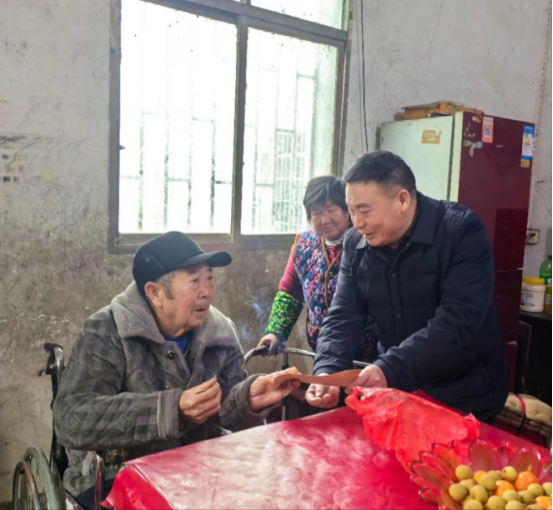 新春送暖润民心：邵阳市库区移民事务中心情系新邵库区困难移民(图2)