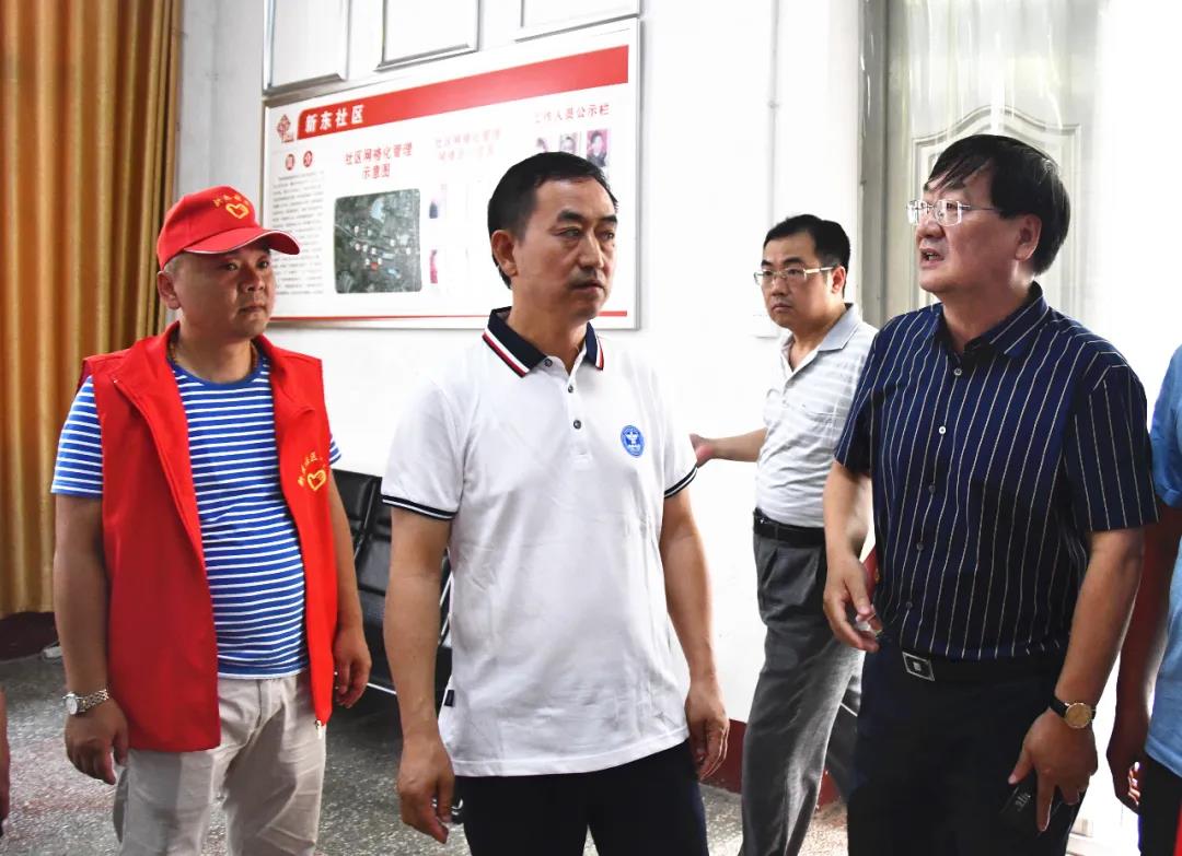 陈历贤再次督查“星期五大扫除”活动，要求将边扫边查、以查促改进行到底(图3)