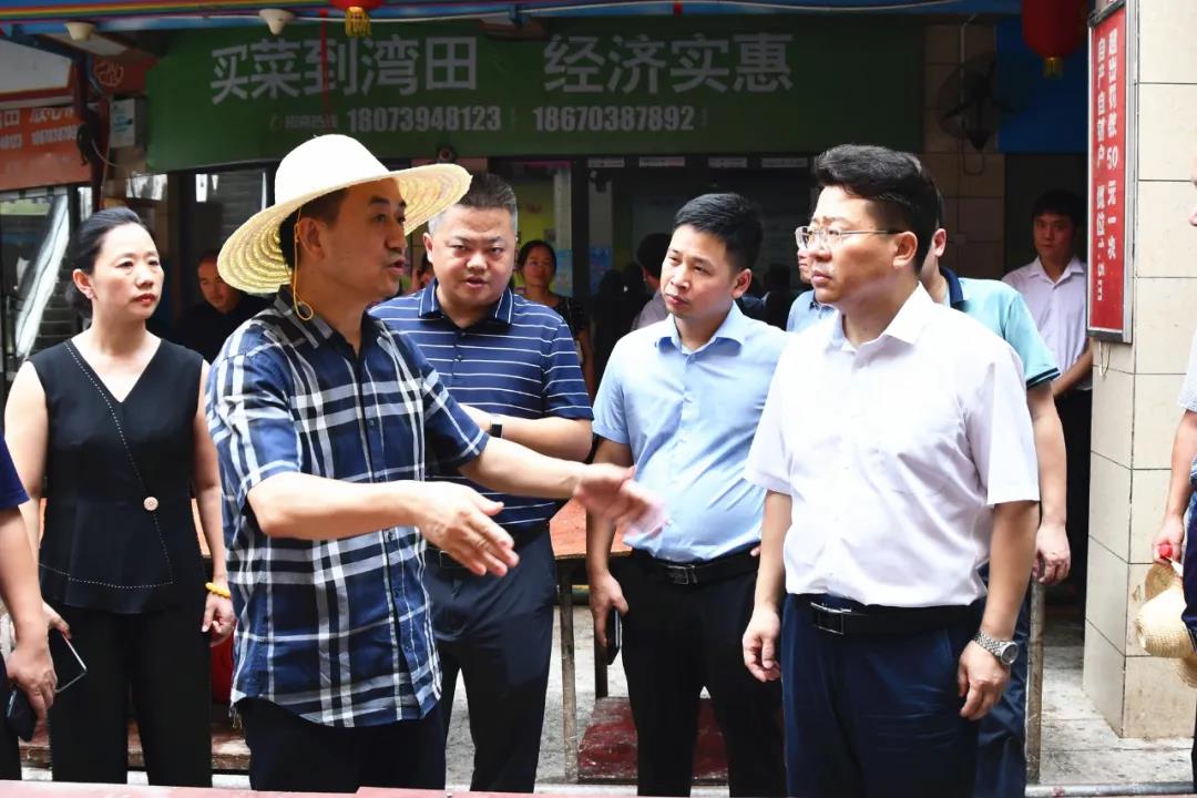 陈历贤贺朝晖率队调研城建工作(图3)