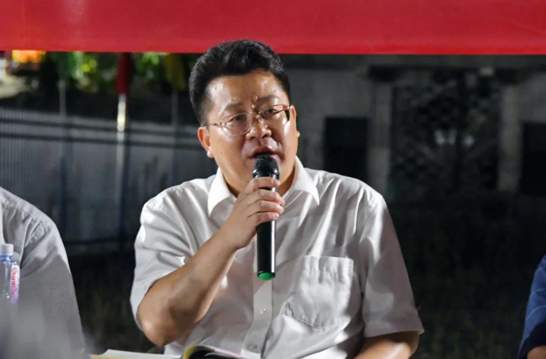 贺朝晖参加大塘社区"星期一夜校"院落会议