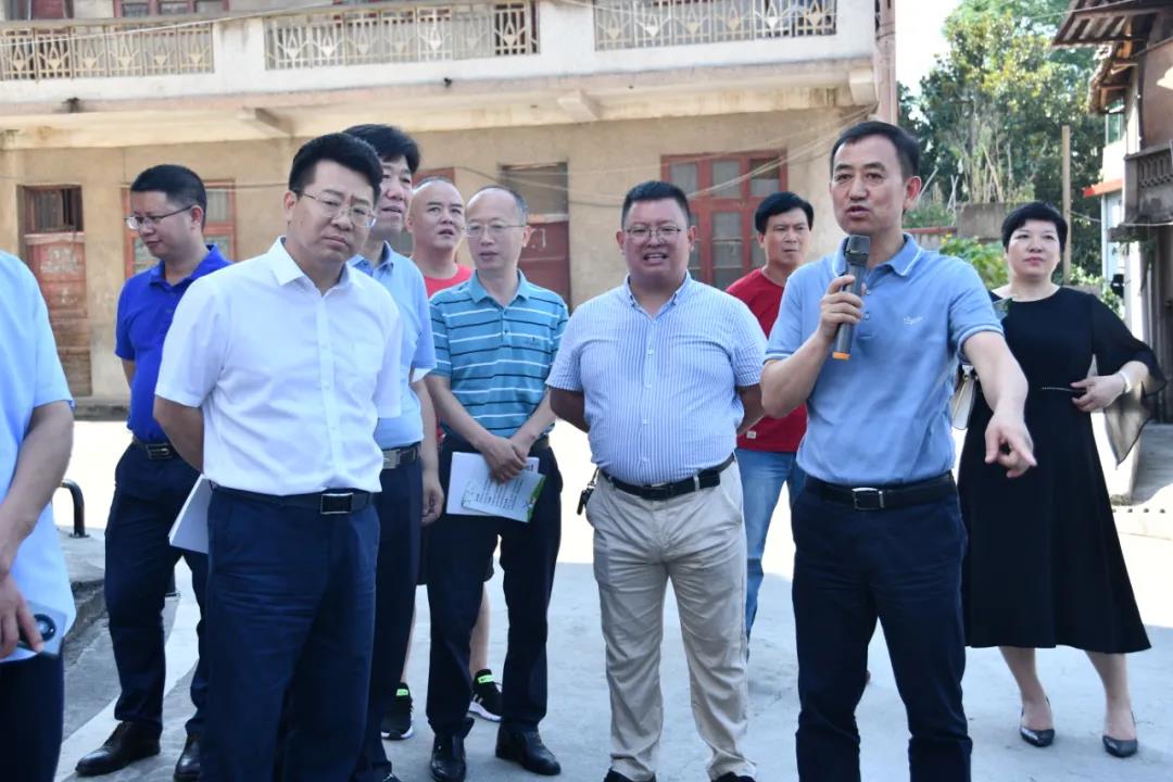 新邵强力推进农村人居环境整治暨厕所革命(图2)