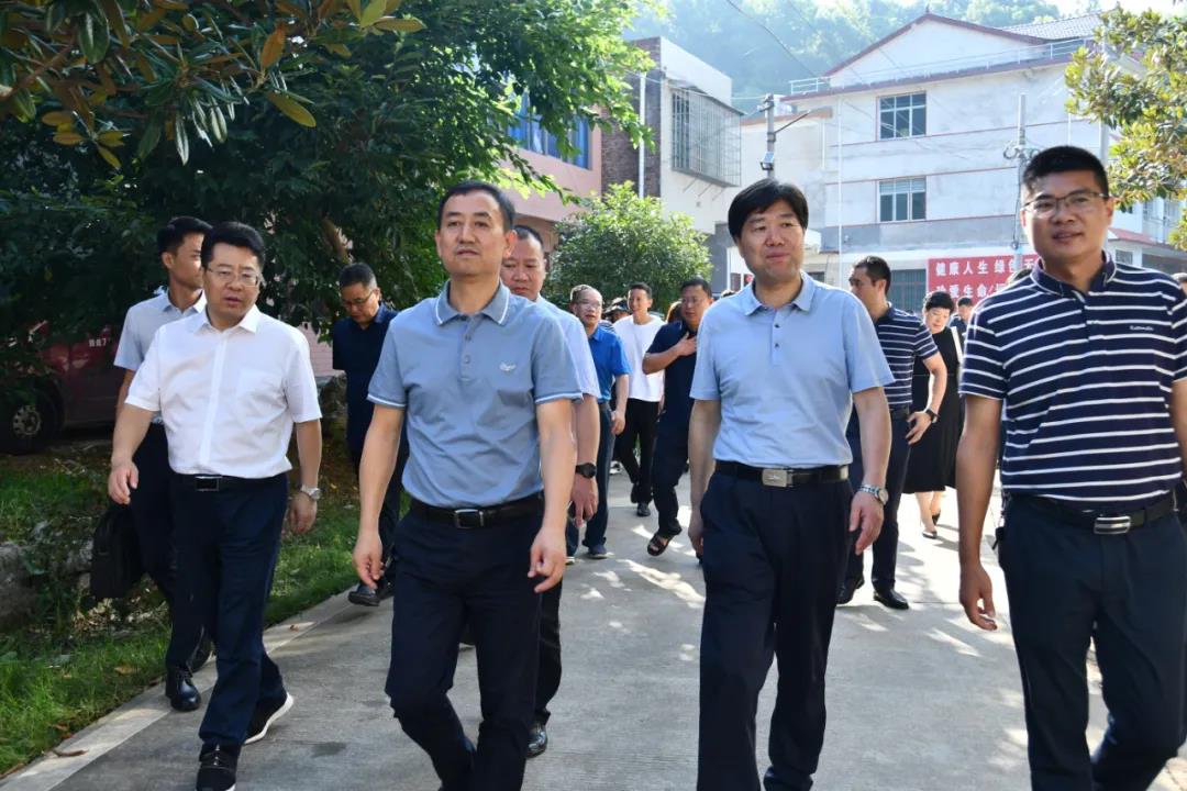 新邵强力推进农村人居环境整治暨厕所革命(图3)