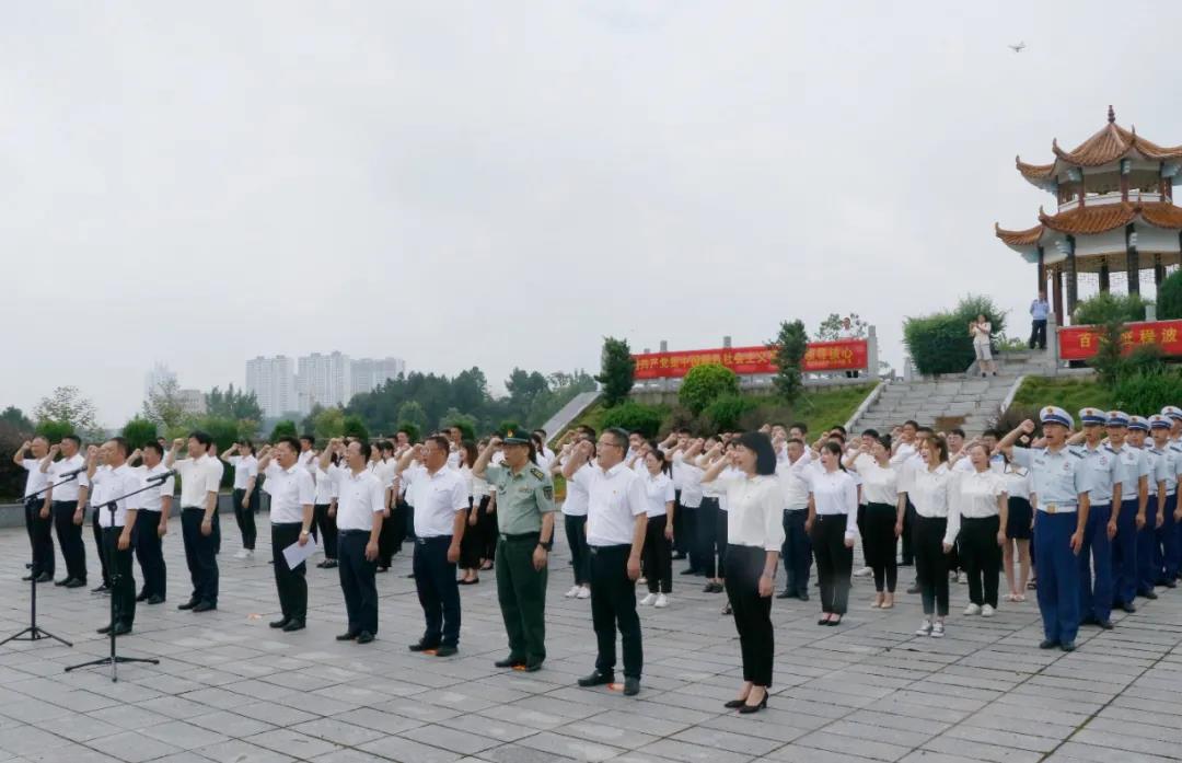 新邵60名新党员集体宣誓，县委书记这样殷切寄语(图2)