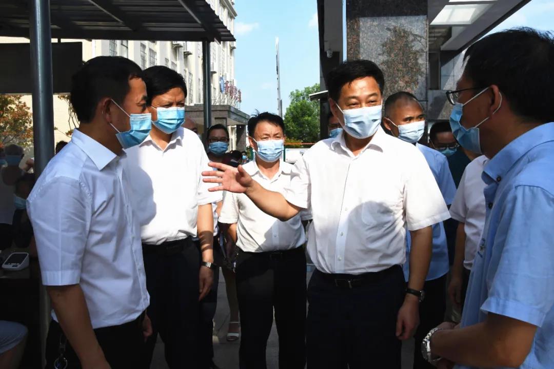 严华到新邵县调研：加快推进产业高质量发展 切实筑牢疫情防控坚固防线(图3)