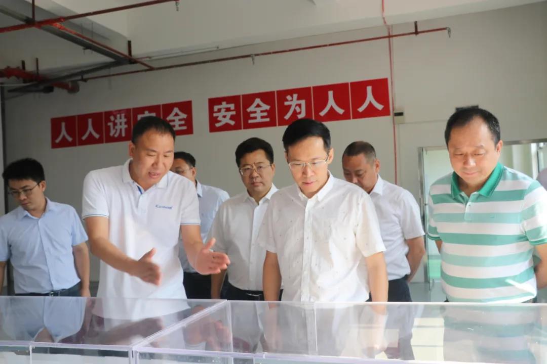 省证监局局长李宇白调研指导新邵企业上市工作(图2)