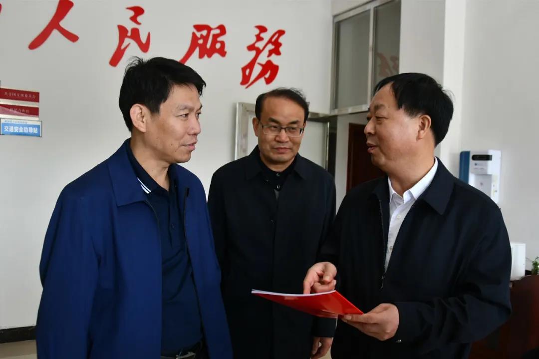 肖拥军调研南岳村乡村振兴工作(图1)