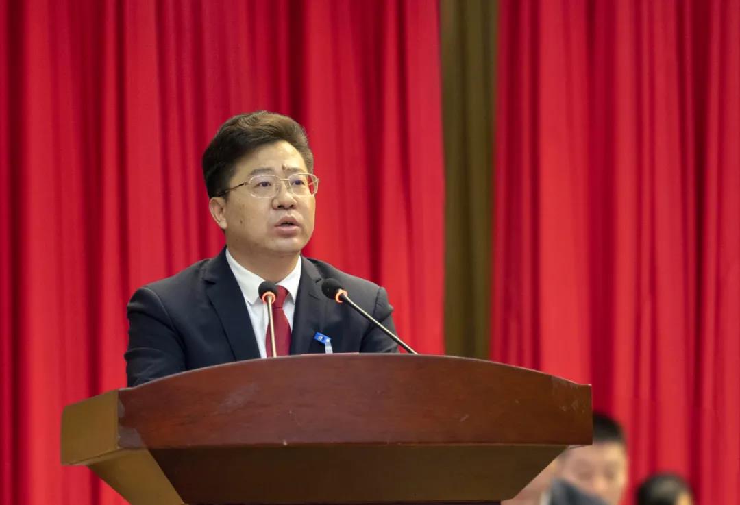 新邵县第十八届人民代表大会第一次会议隆重开幕(图2)