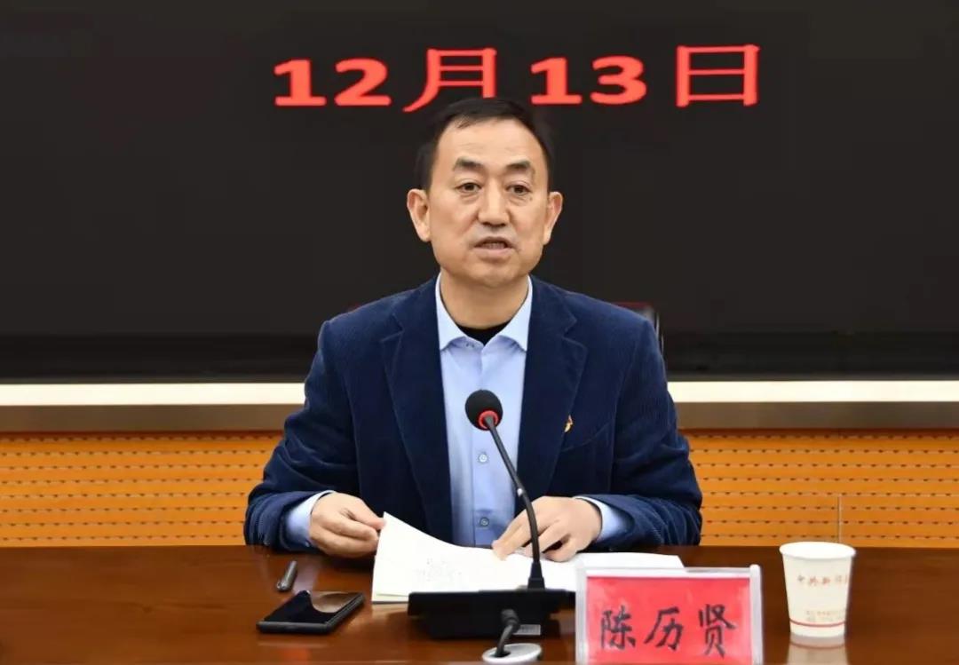 新邵县委办召开“星期一夜校”助推工作提质增效(图2)