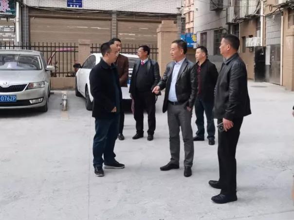 陈历贤深入酿溪镇调研指导“星期五大扫除”工作(图1)