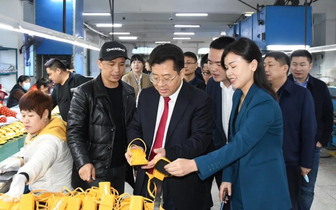 新邵县招商引资再添佳绩，成功签约两大项目(图1)