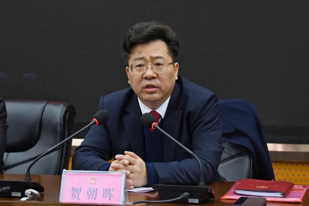 贺朝晖主持召开县政府2022年第3次常务会议(图1)