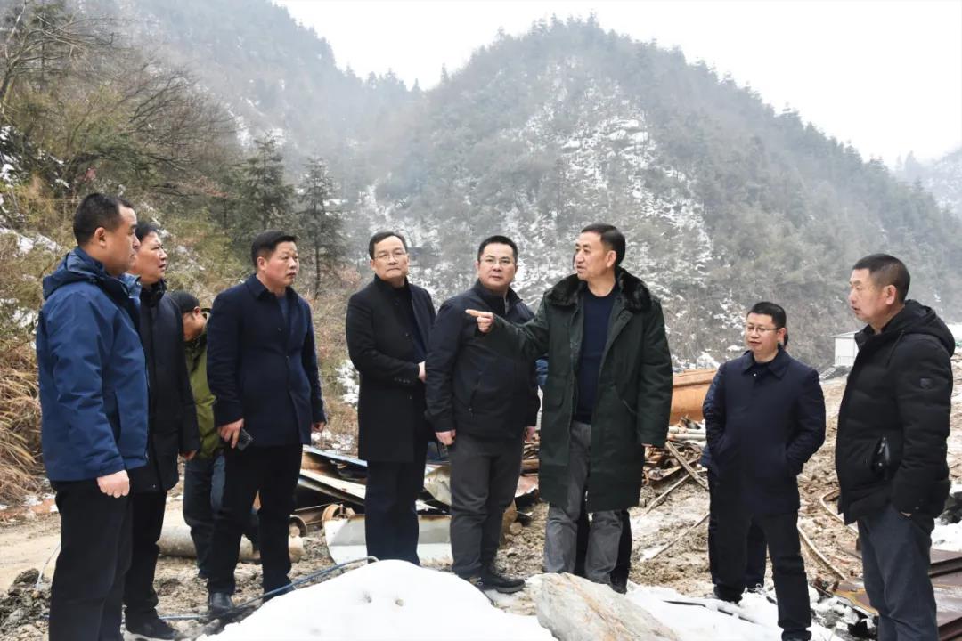 陈历贤调研三郎庙铅锌锑矿和鸿发采石场整改工作(图1)