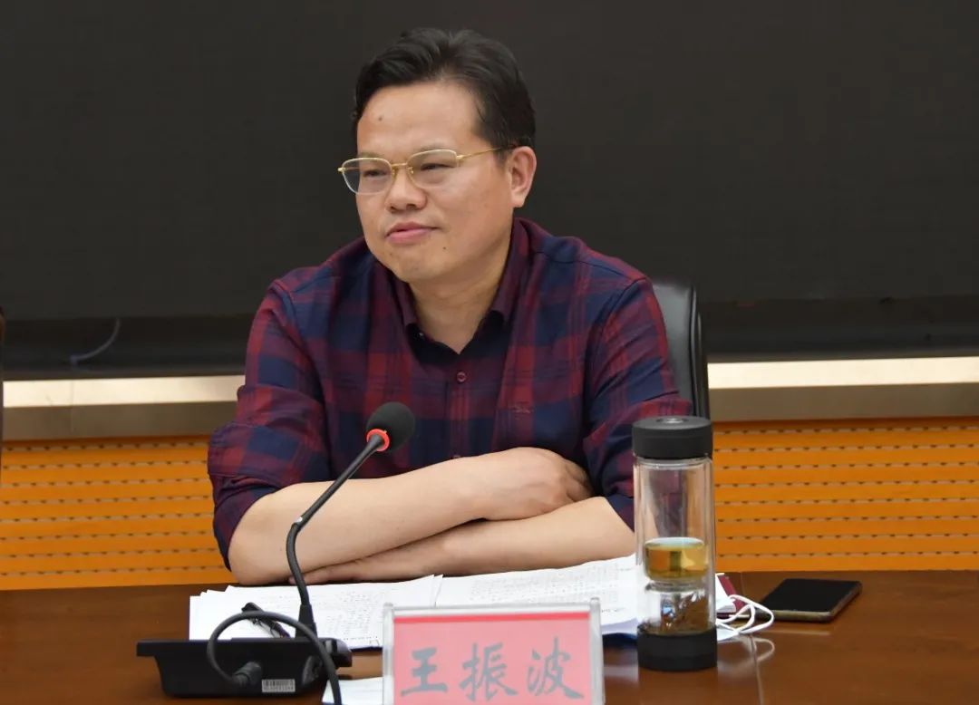 新邵县委办“星期一夜校”为干部添加“赋能餐”(图2)