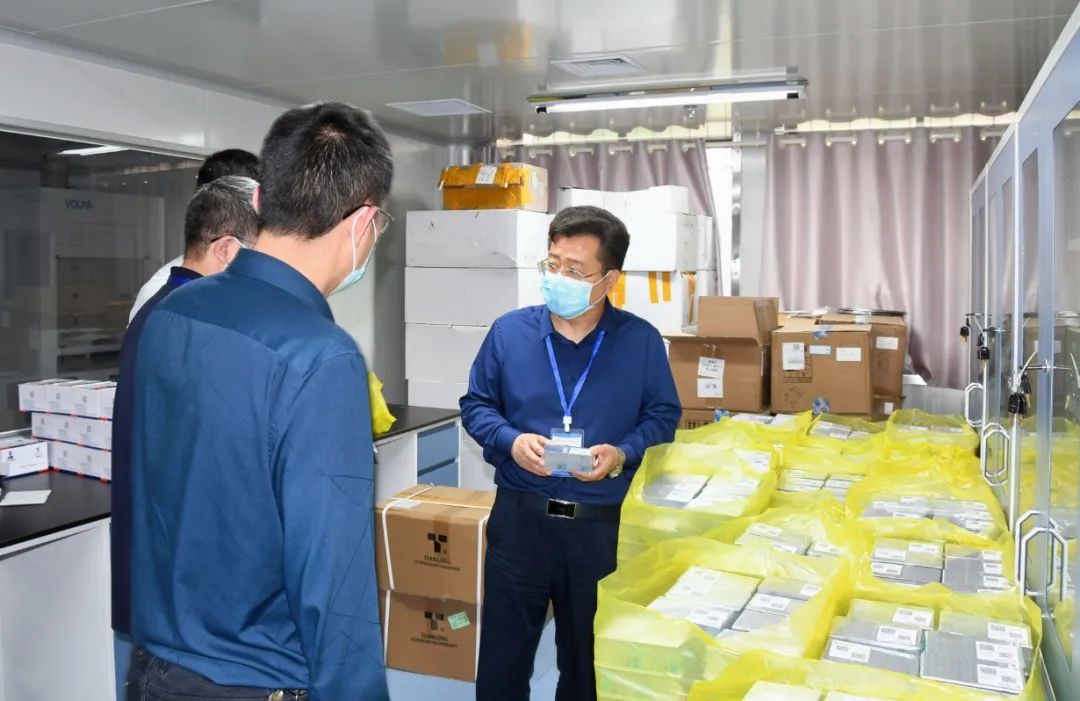 贺朝晖检查指导疫情防控和市场保供稳价工作(图2)