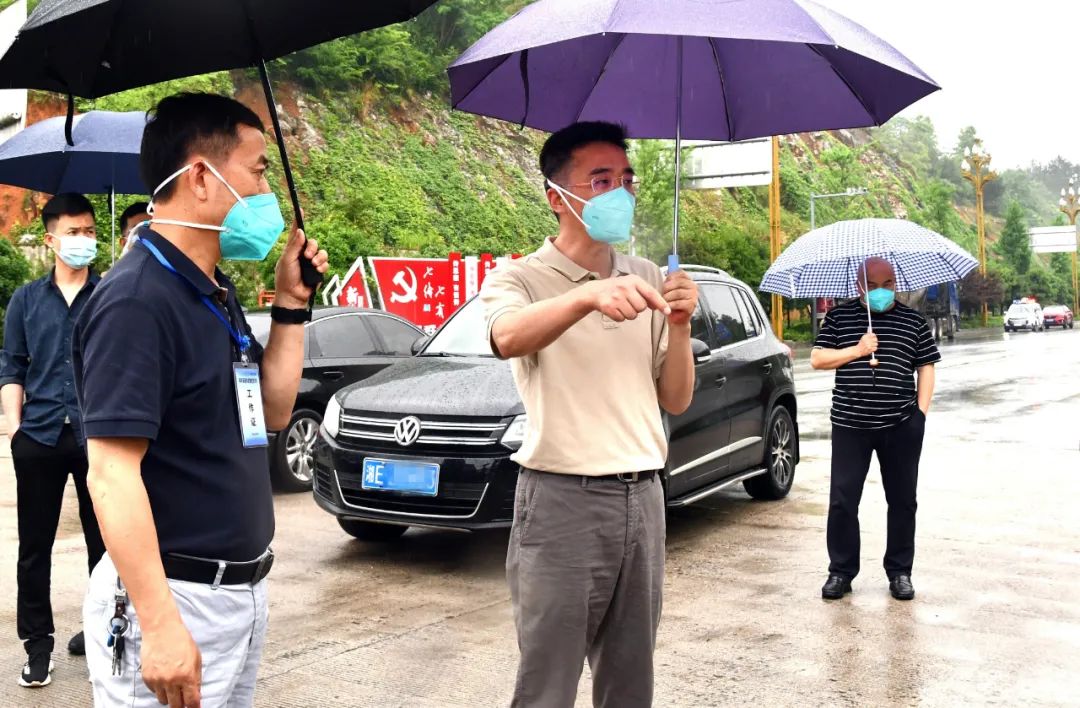 周文督导检查新邵疫情防控集中隔离点管控工作(图2)