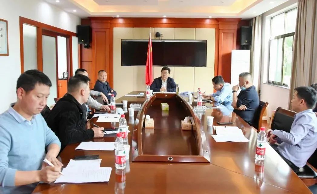 贺朝晖调研老旧小区和改制企业房屋安全隐患排查整改(图2)