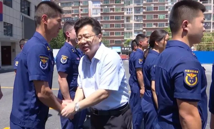 新邵召开“八一”座谈会暨开展慰问驻军活动(图3)