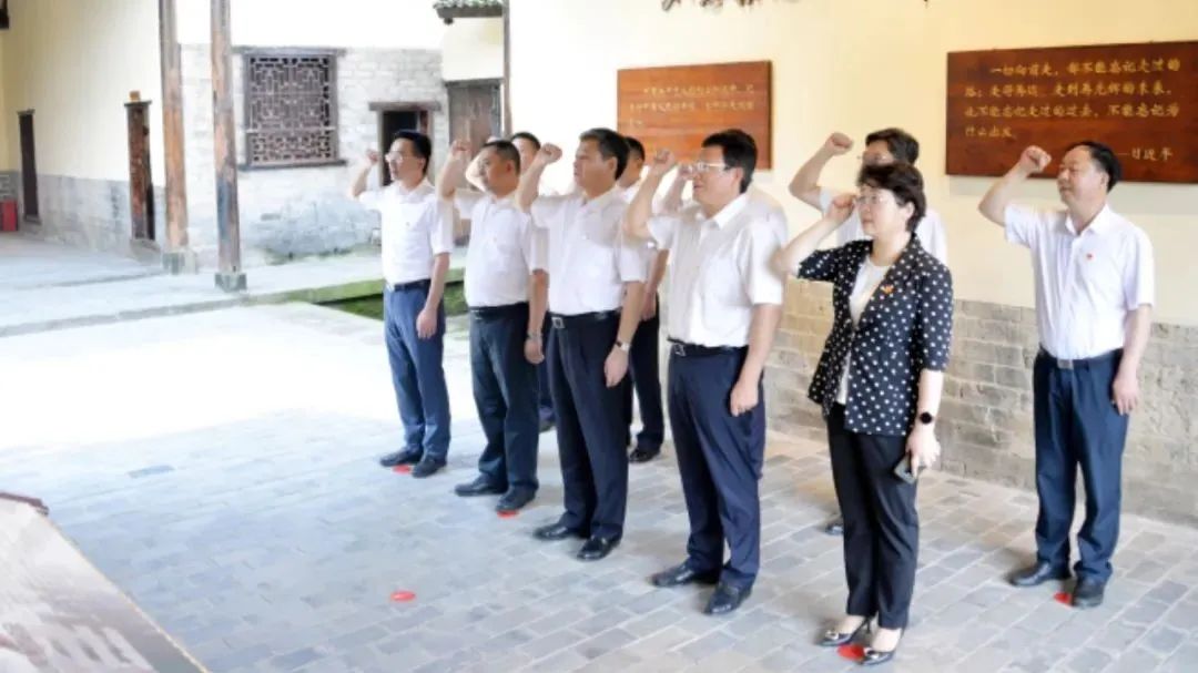 市委常委会会议组成人员到新邵开展“喜迎二十大 永远跟党走”七一活动(图2)