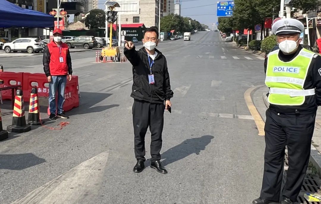 新邵县领导深入一线督导疫情防控工作(图2)