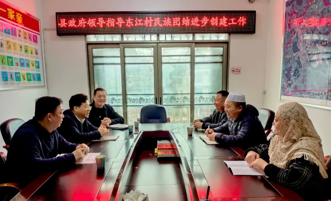 贺朝晖到陈家坊镇调研指导当前重点工作(图4)