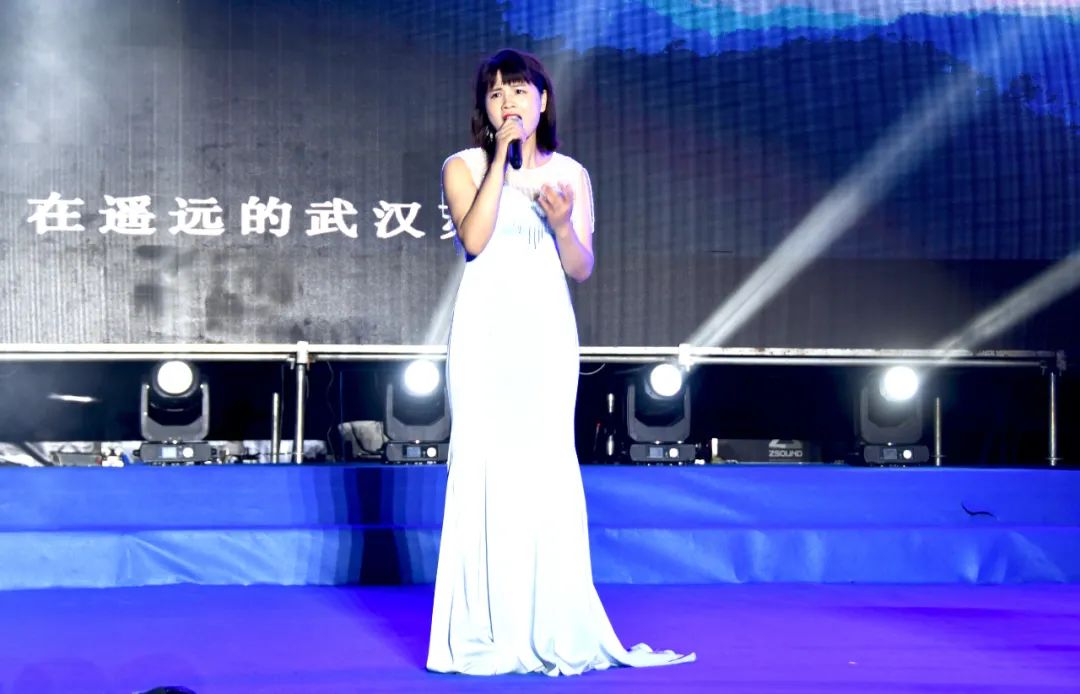 新邵首届全民K歌大奖赛炫彩落幕(图6)