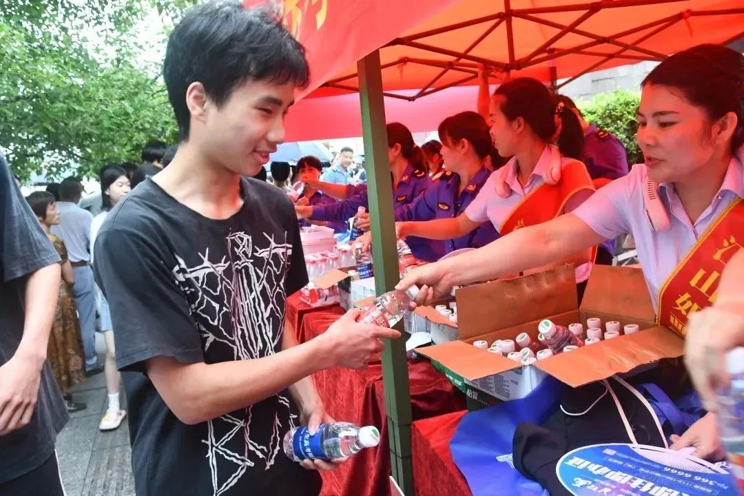 新邵2023年高考圆满收官，感谢他们的付出(图5)