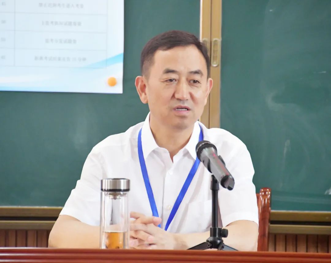 陈历贤、贺朝晖督导检查高考准备工作(图3)