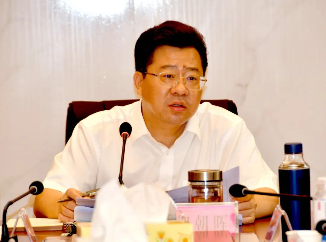 贺朝晖主持召开县长碰头会(图2)