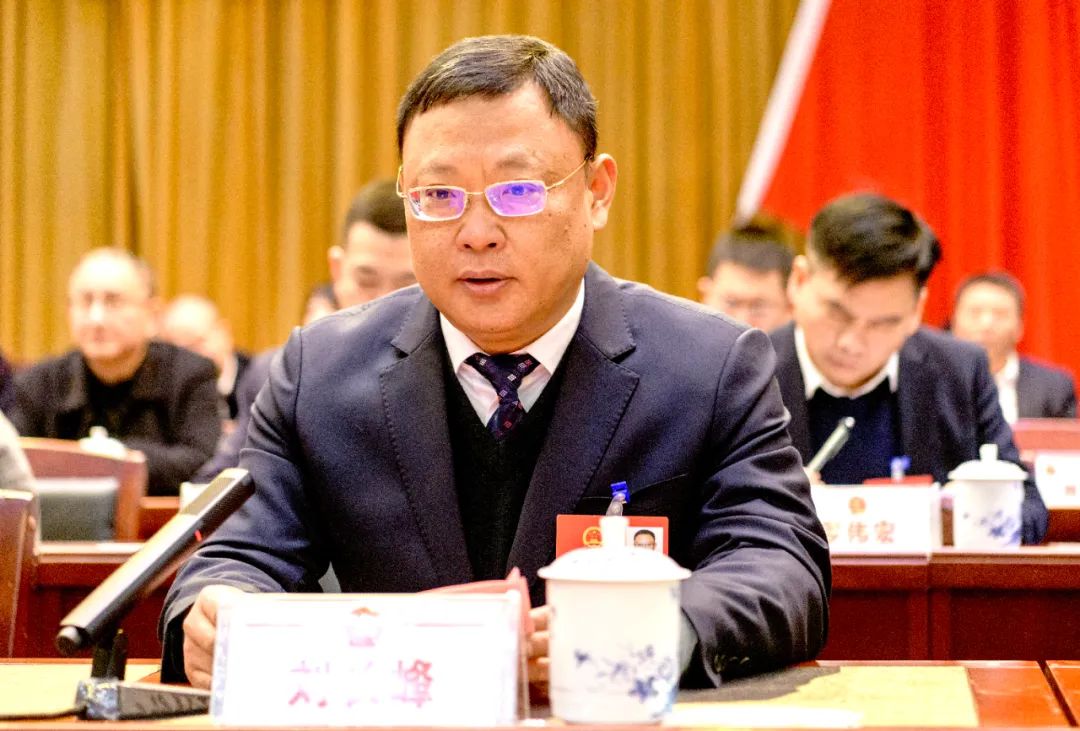 新邵县第十八届人民代表大会第四次会议胜利闭幕(图2)
