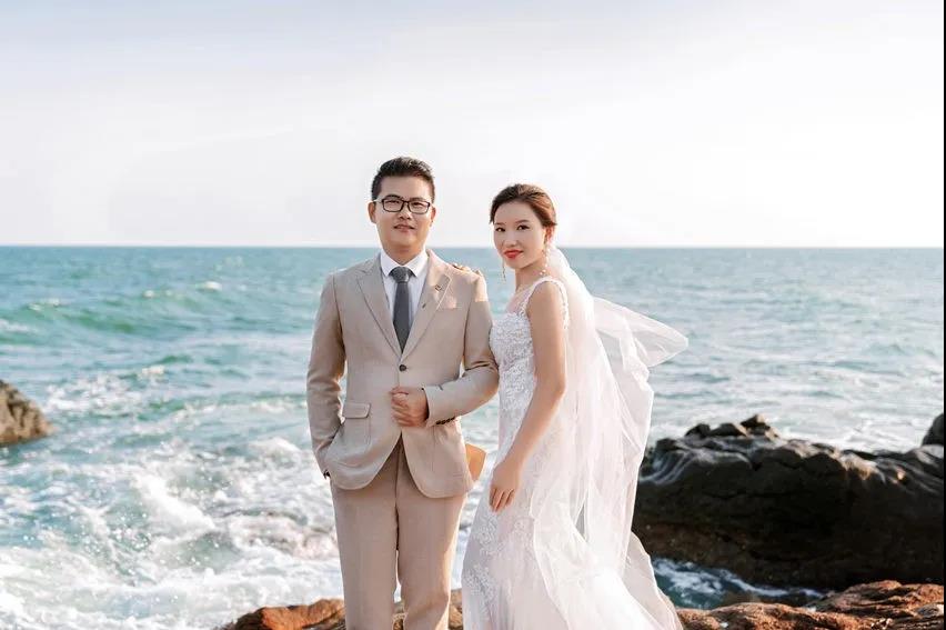 新邵这对新婚夫妻的蜜月同在一线战疫情(图1)