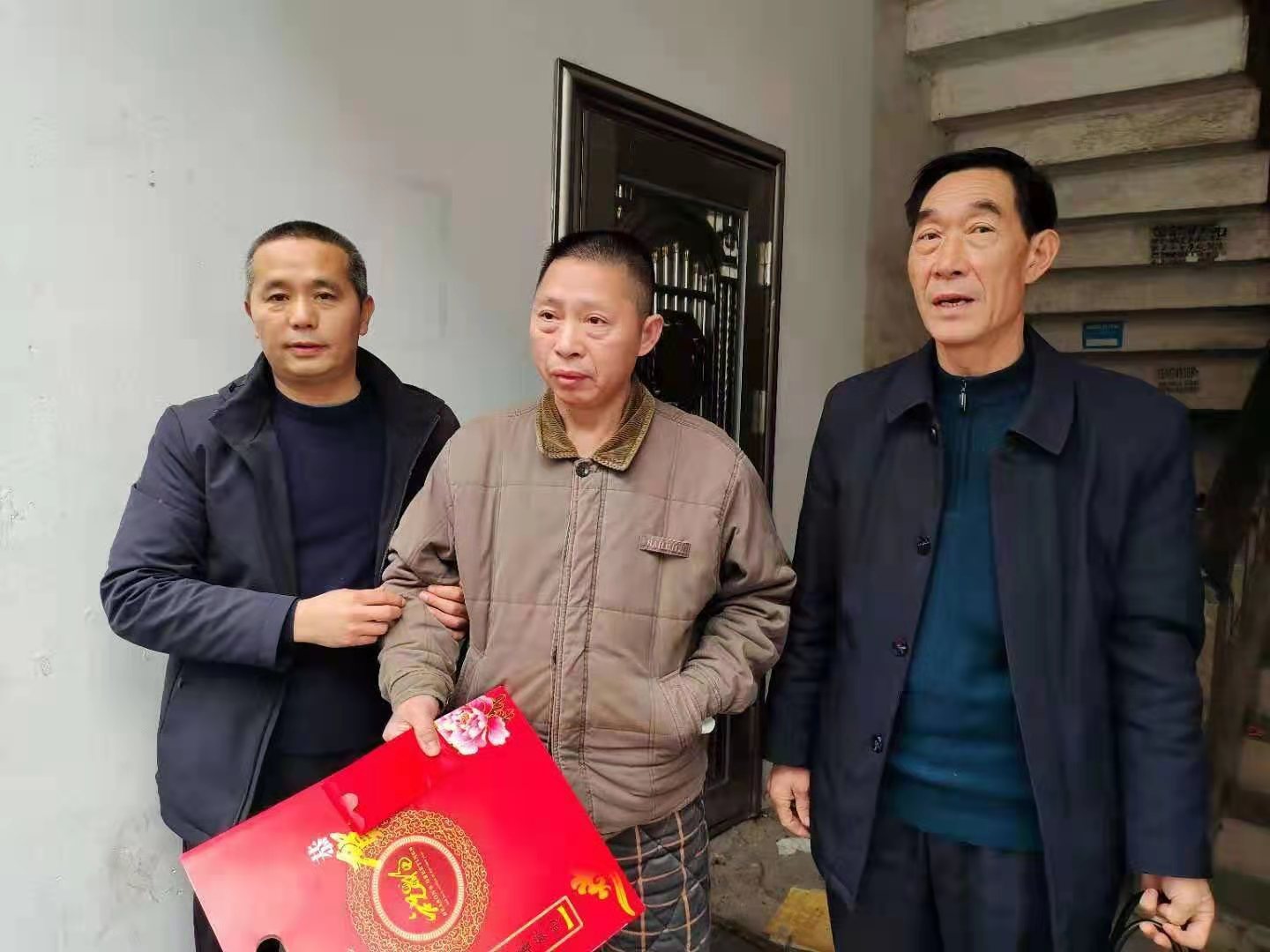 新邵龙溪铺镇：情系困难退役军人，走访慰问暖人心(图1)