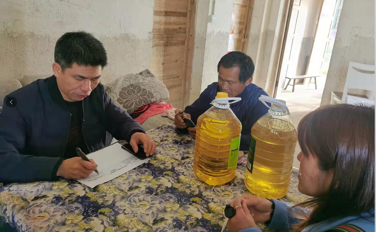 新邵县龙溪铺镇积极开展港澳侨胞慰问活动(图1)